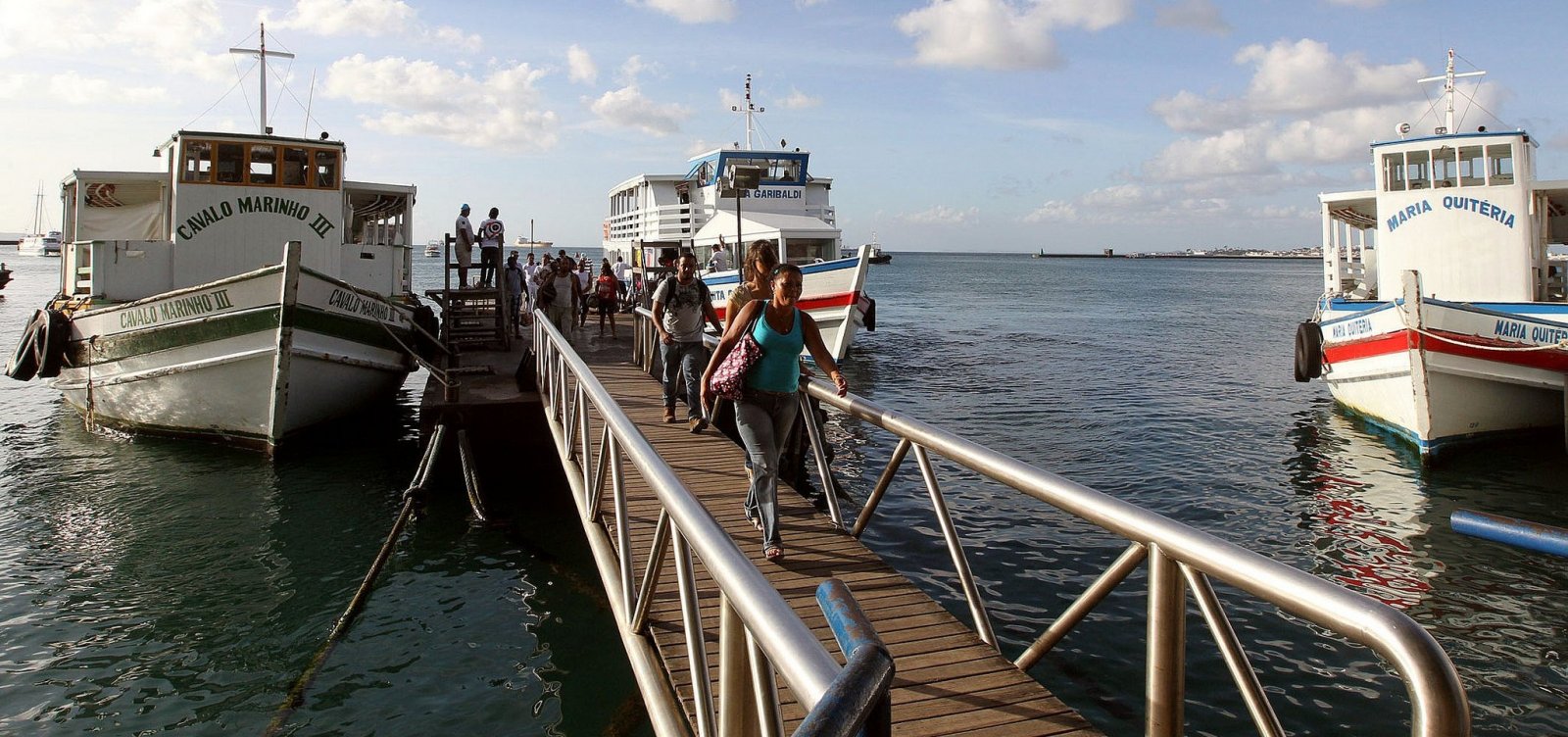 Travessia Salvador-Mar Grande é interrompida por causa de mau tempo e maré baixa