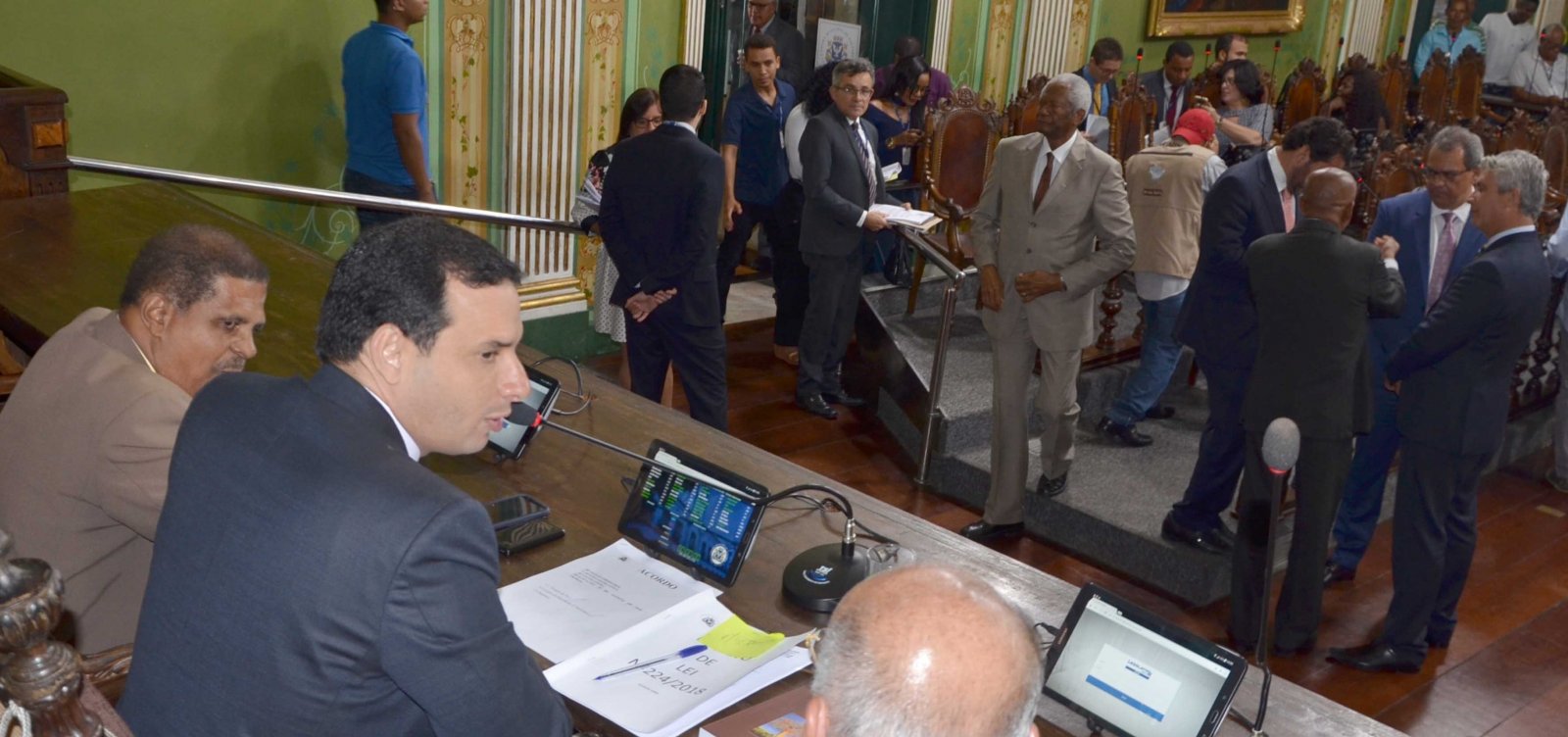 Câmara de Salvador vota reajuste dos servidores nesta semana