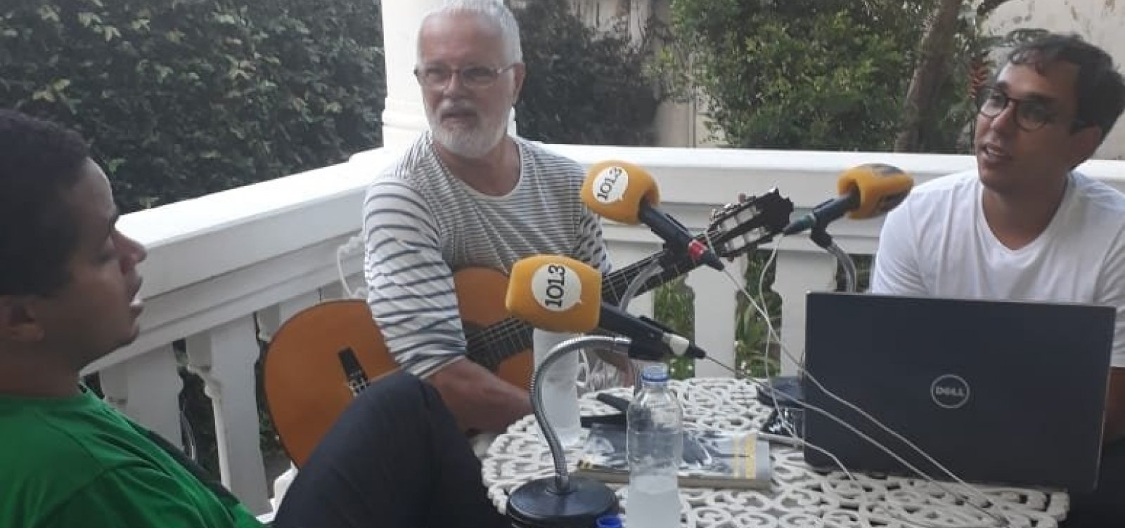‘Sem fofoca eu morro’, diz Roberto Mendes sobre cultura de Santo Amaro