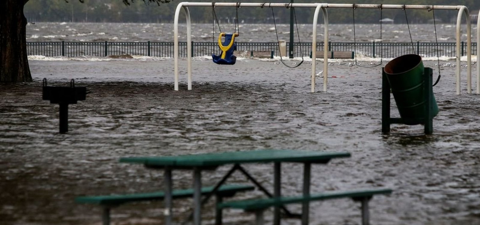 EUA confirmam sete mortes após passagem do furacão Florence