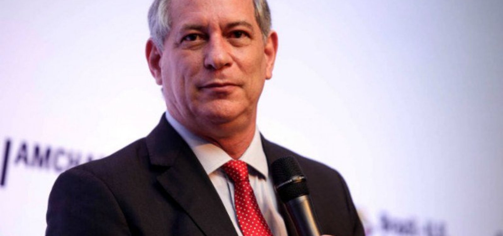 Ciro Gomes diz esperar que eleição 'enterre ódio e radicalismo'