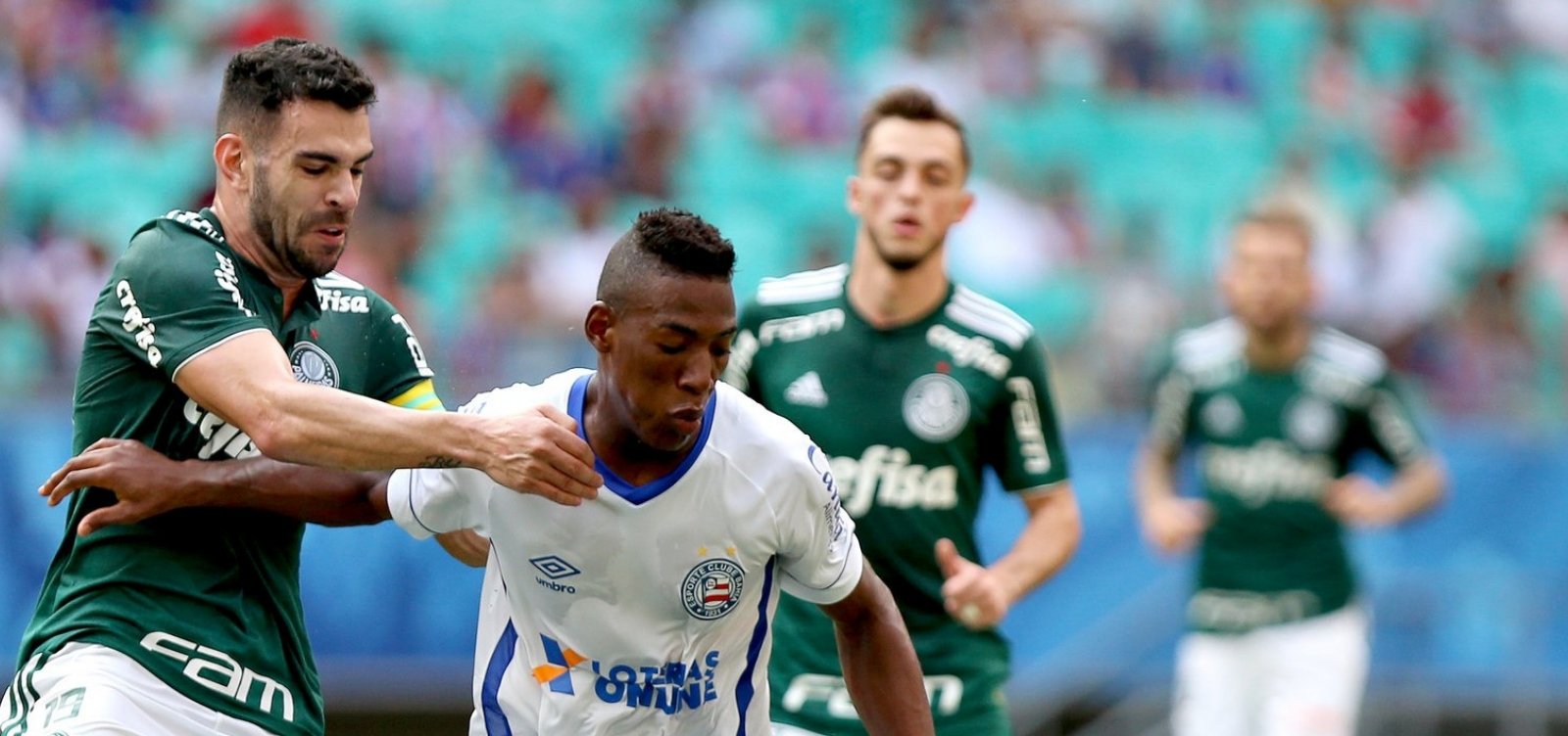 Lateral lamenta falta de atenção do Bahia após empate