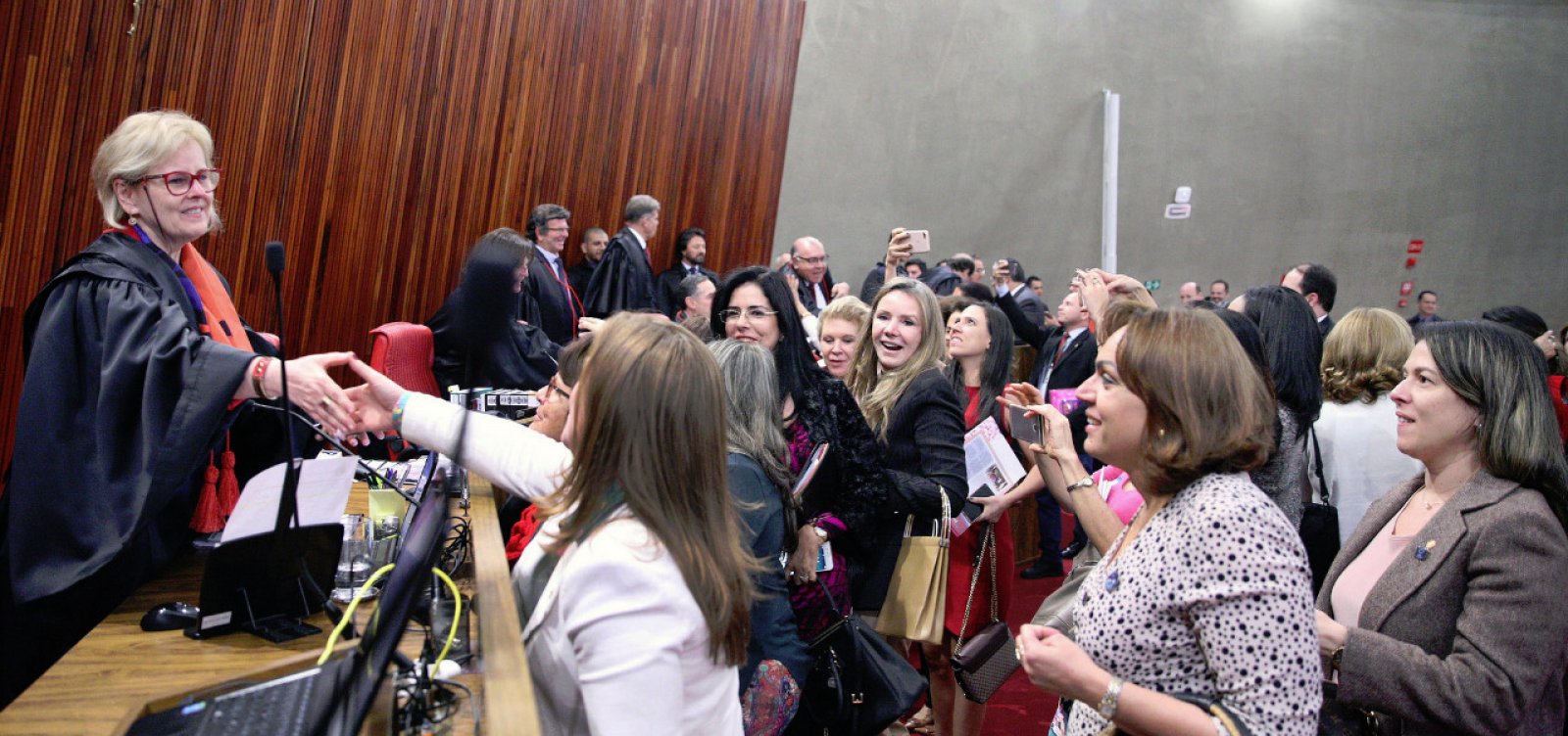 Número de mulheres que tentam eleição sobe na BA em 4 anos, mas só representa um terço