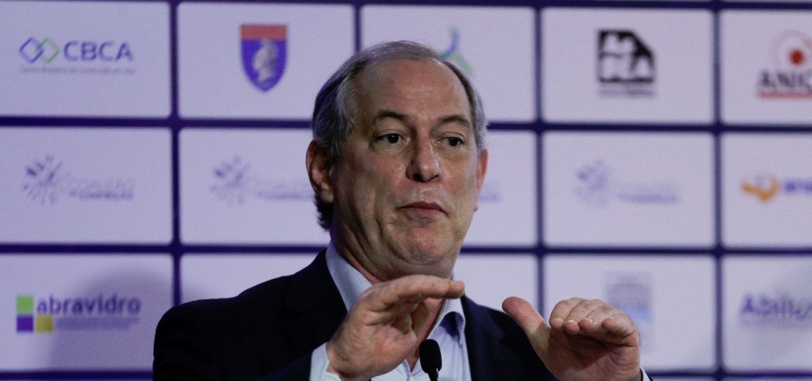 Ciro defende sistema de segurança contra o tráfico e diz que Bolsonaro é produto do ‘ódio’ 