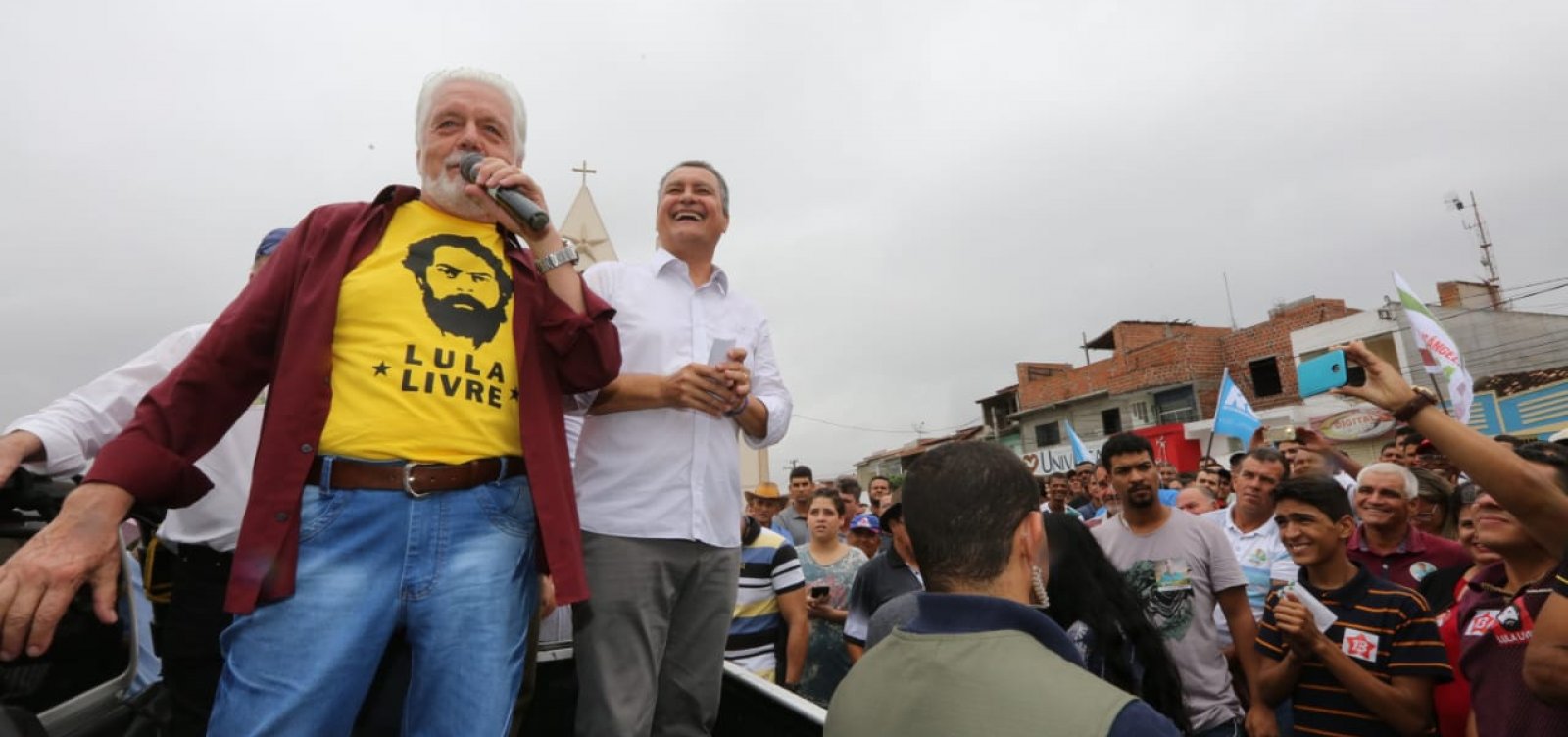 'Prefiro nem pronunciar o nome dele', afirma Wagner sobre Bolsonaro