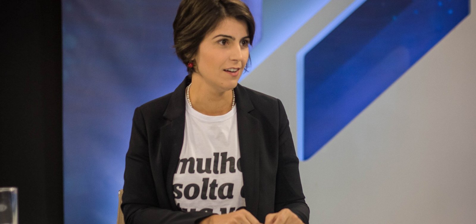 Manuela D'Ávila cobra mais eficiência no combate a 'fake news'