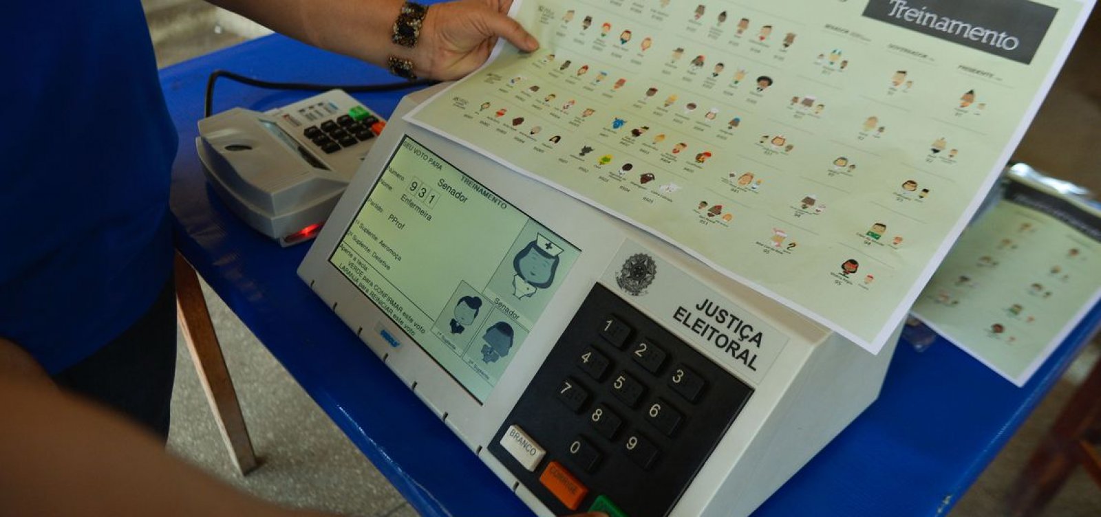 TRE pede compreensão de eleitores e diz que filas eram previstas