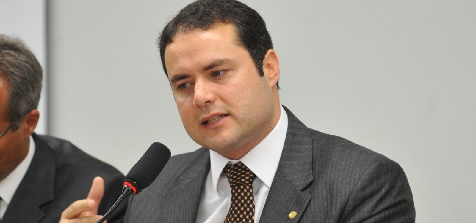 Renan Filho é reeleito governador de Alagoas