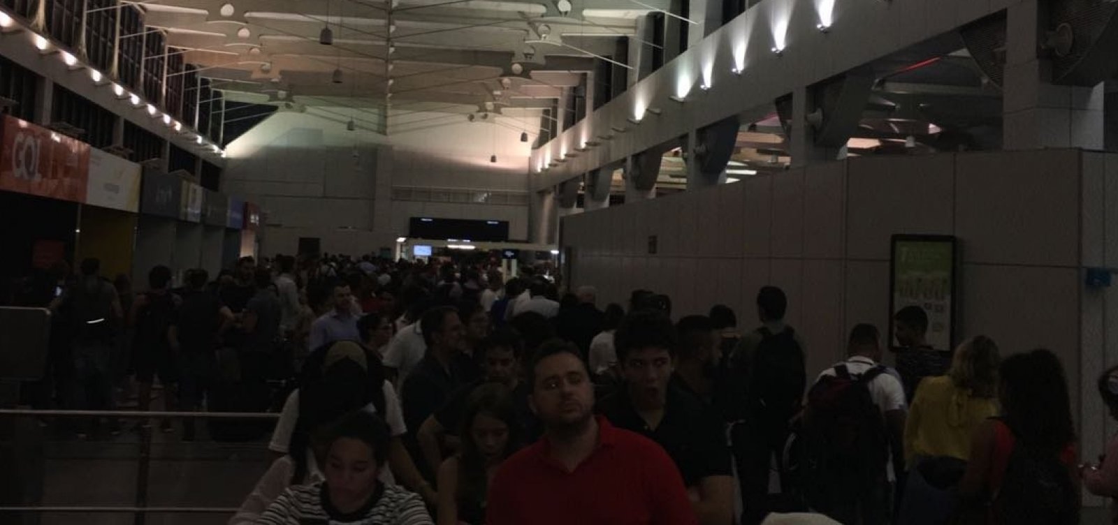 Aeroporto de Salvador fica sem energia e voos atrasam