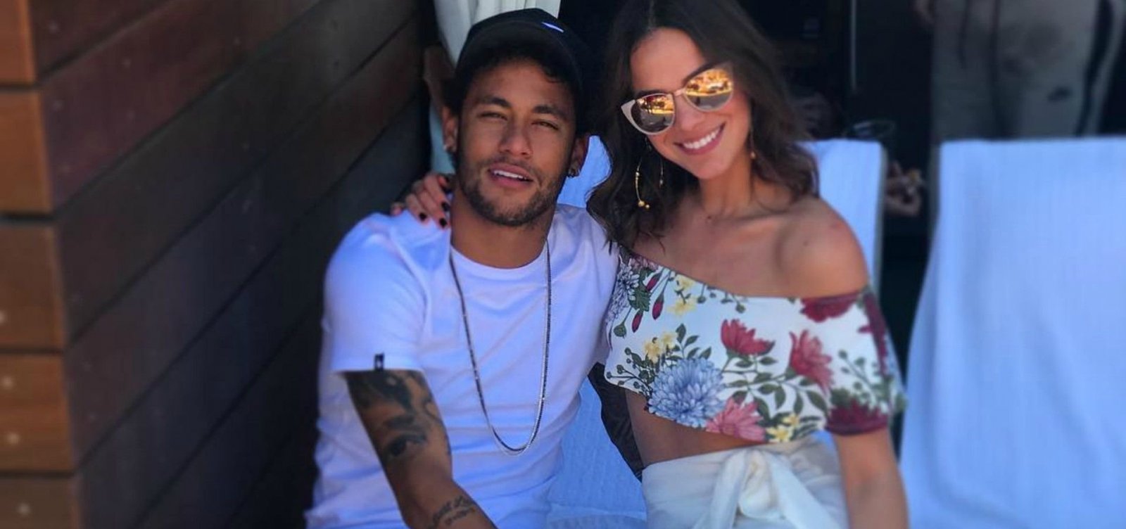 Neymar e Bruna Marquezine podem ter terminado por razões políticas, especulam fãs