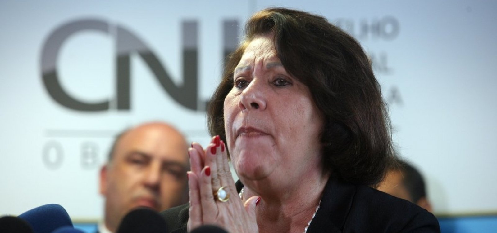 Eliana Calmon avalia que é 'exagero' pedir investigação contra filho de Bolsonaro