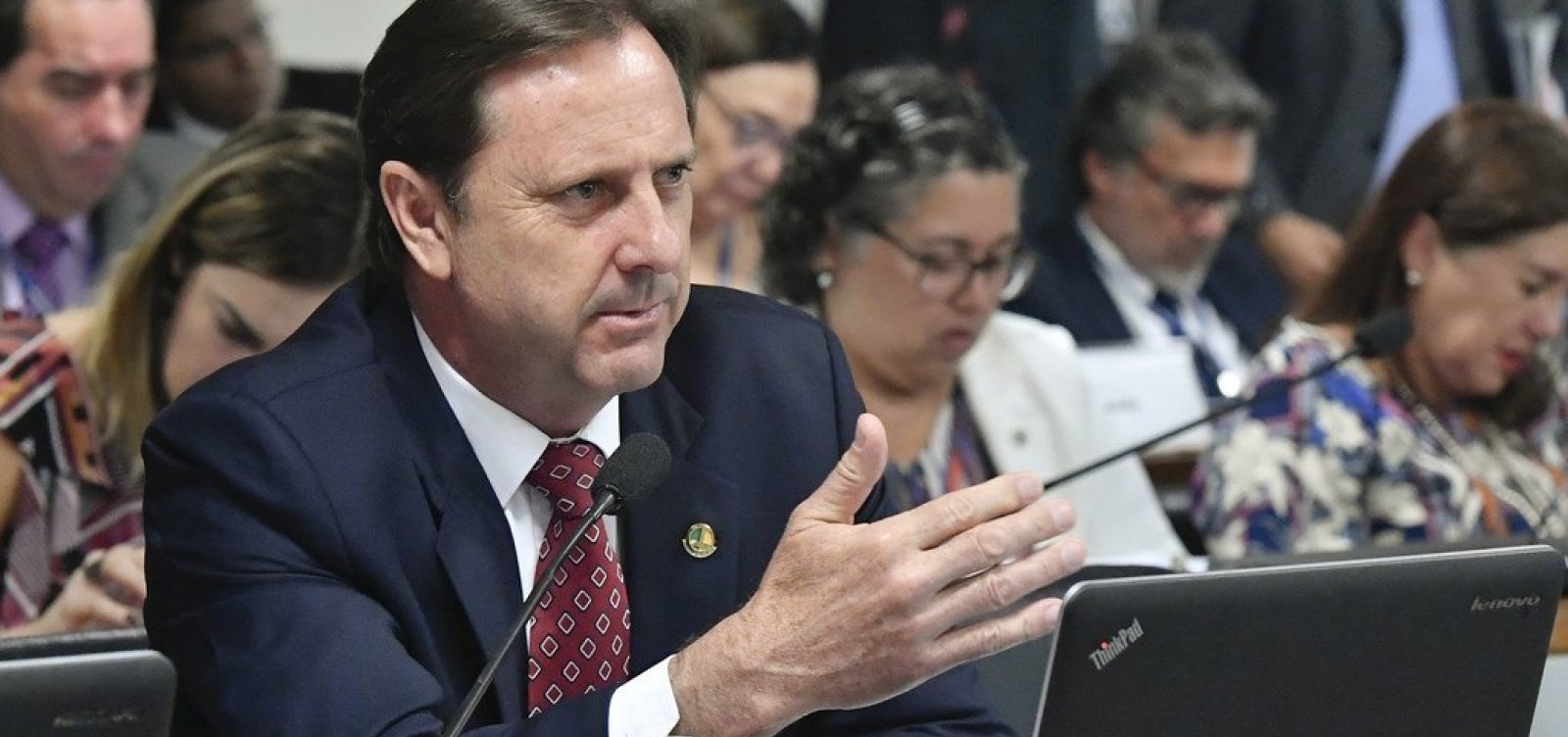 STF autoriza senador preso a trabalhar no Congresso durante o dia