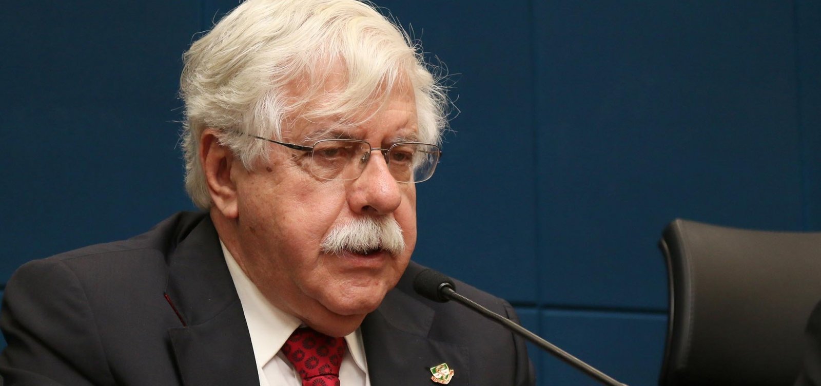 ‘Massas ressentidas e furiosas por serviços elegeram Bolsonaro’, diz professor