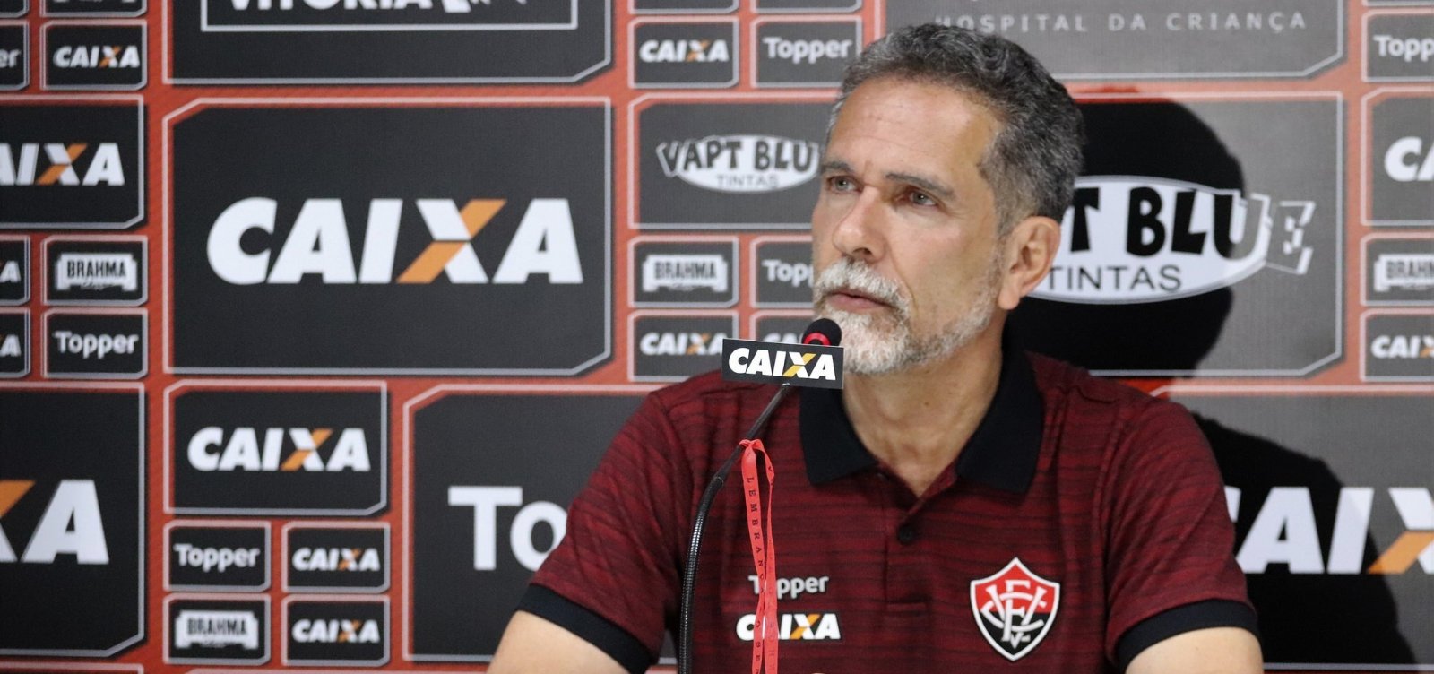 Vitória efetiva Burse e anuncia promoção de ingressos até o fim do Brasileirão