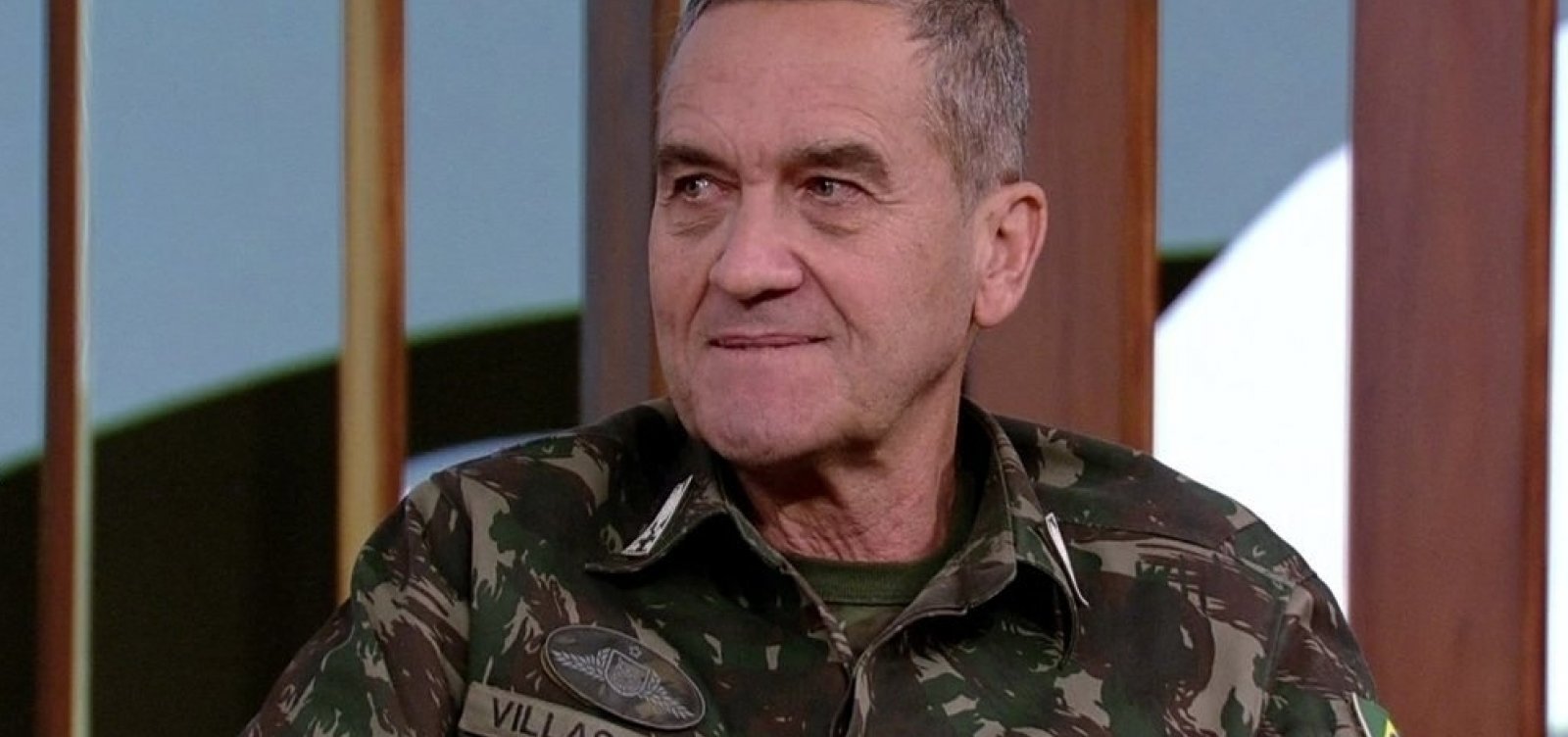'Bolsonaro não é volta dos militares', diz Villas Bôas