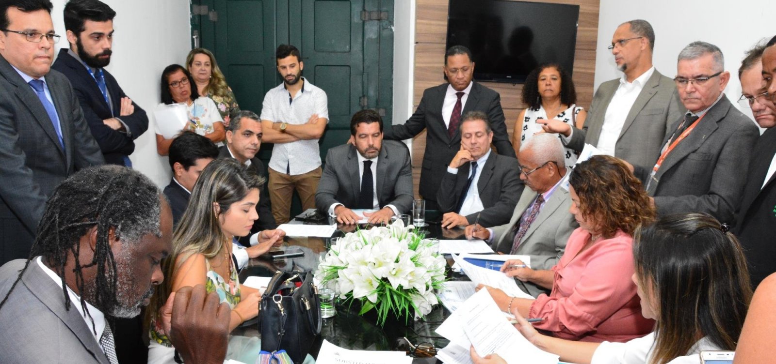 Câmara de Salvador adia mais uma vez votação do projeto do Uber em comissão