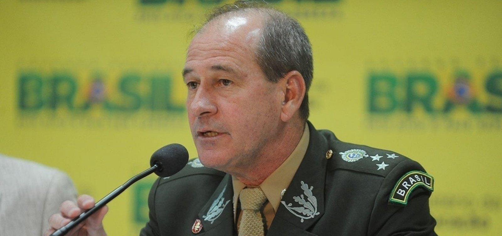 Bolsonaro anuncia General-de-Exército para Ministério da Defesa