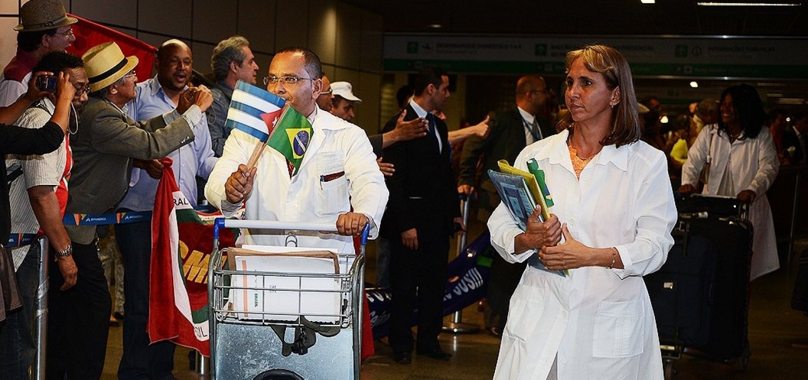Médicos cubanos começam a deixar o Brasil em até dez dias, diz Embaixada