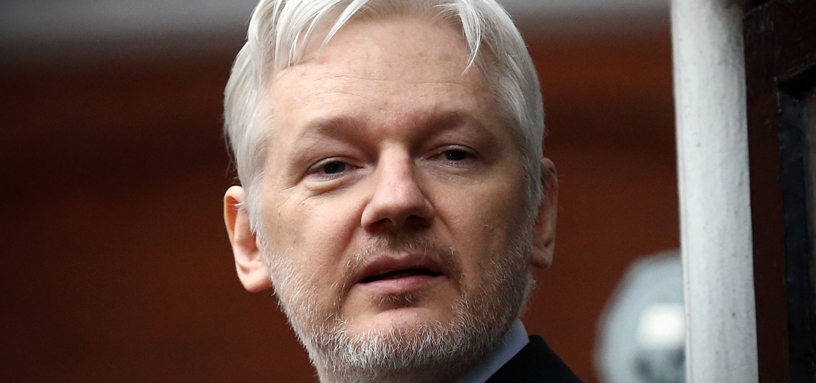 Promotores americanos indiciaram Julian Assange em segredo, diz jornal