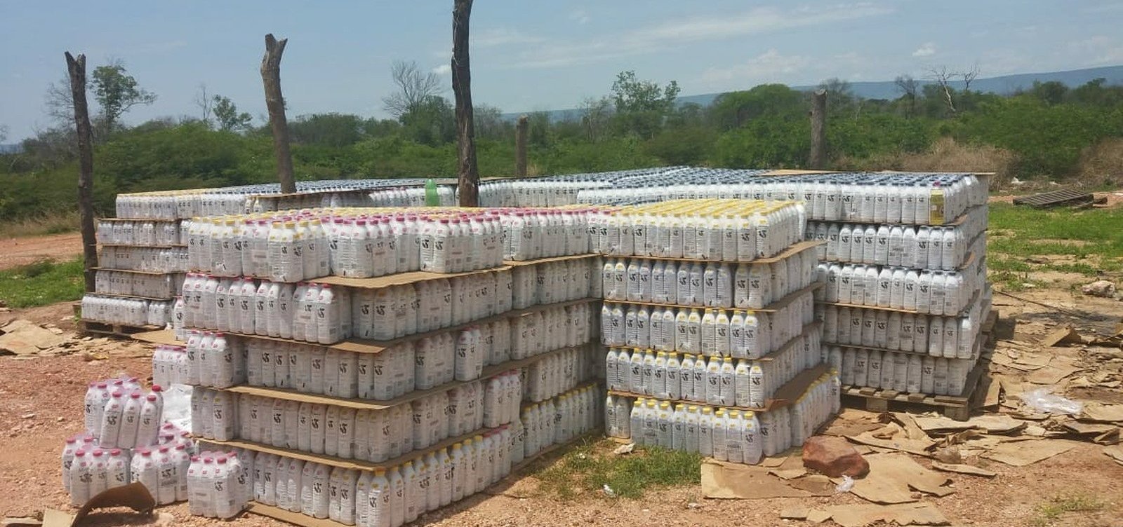 Após denúncia, carga com 25 mil litros de leite é recuperada no oeste do estado