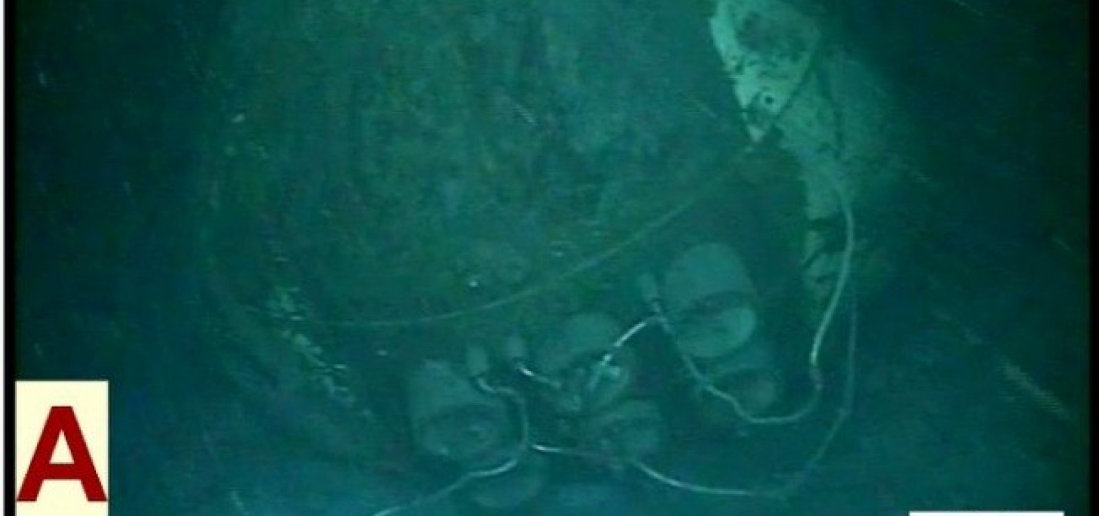 Marinha da Argentina divulga imagens de submarino naufragado