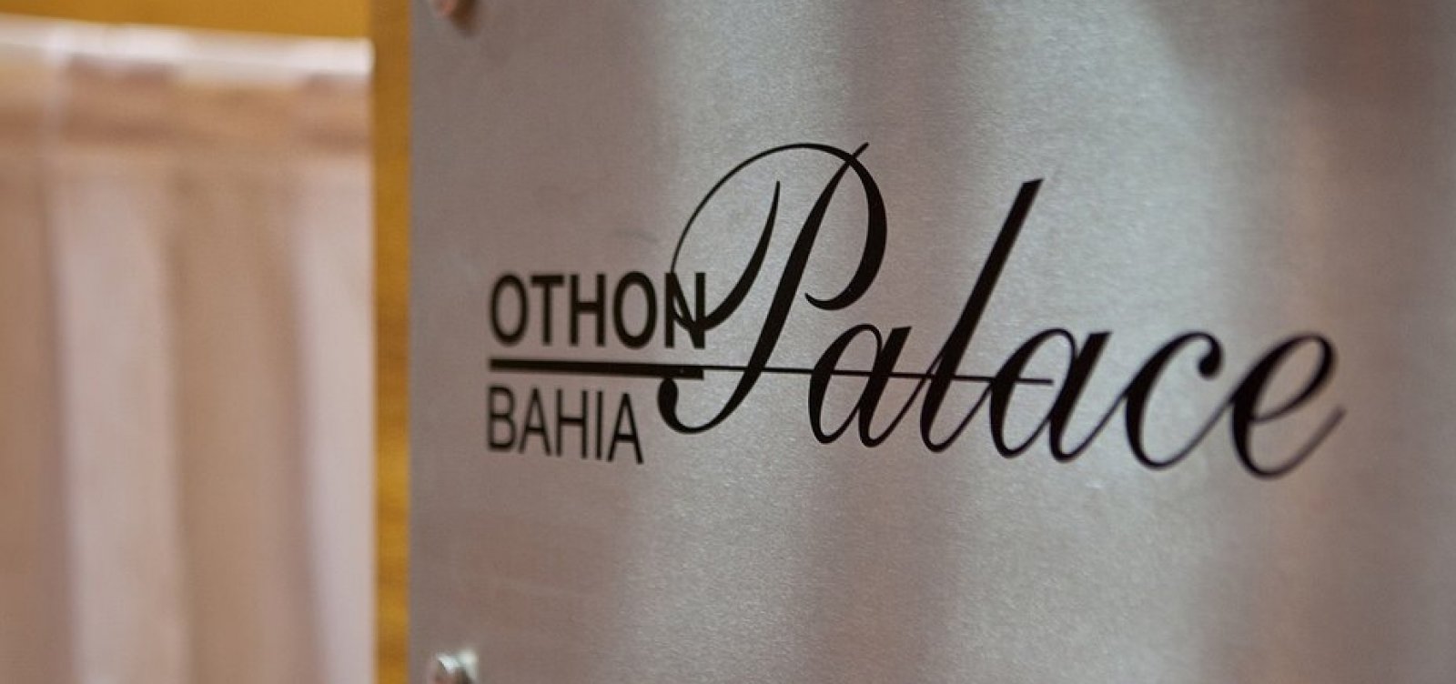 Othon Bahia demitirá 240 funcionários 