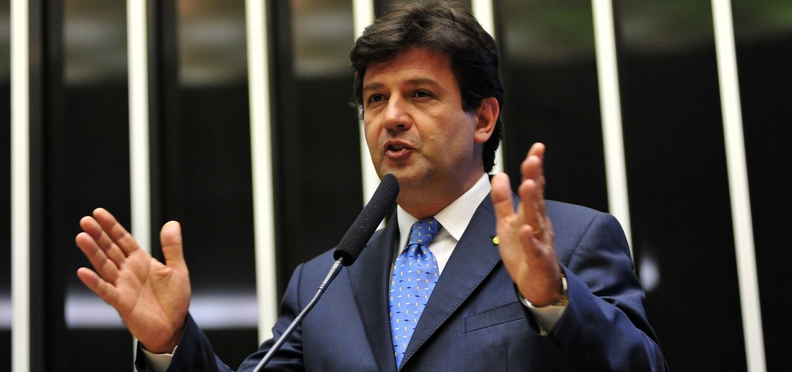 Bolsonaro anuncia Mandetta para Ministério da Saúde