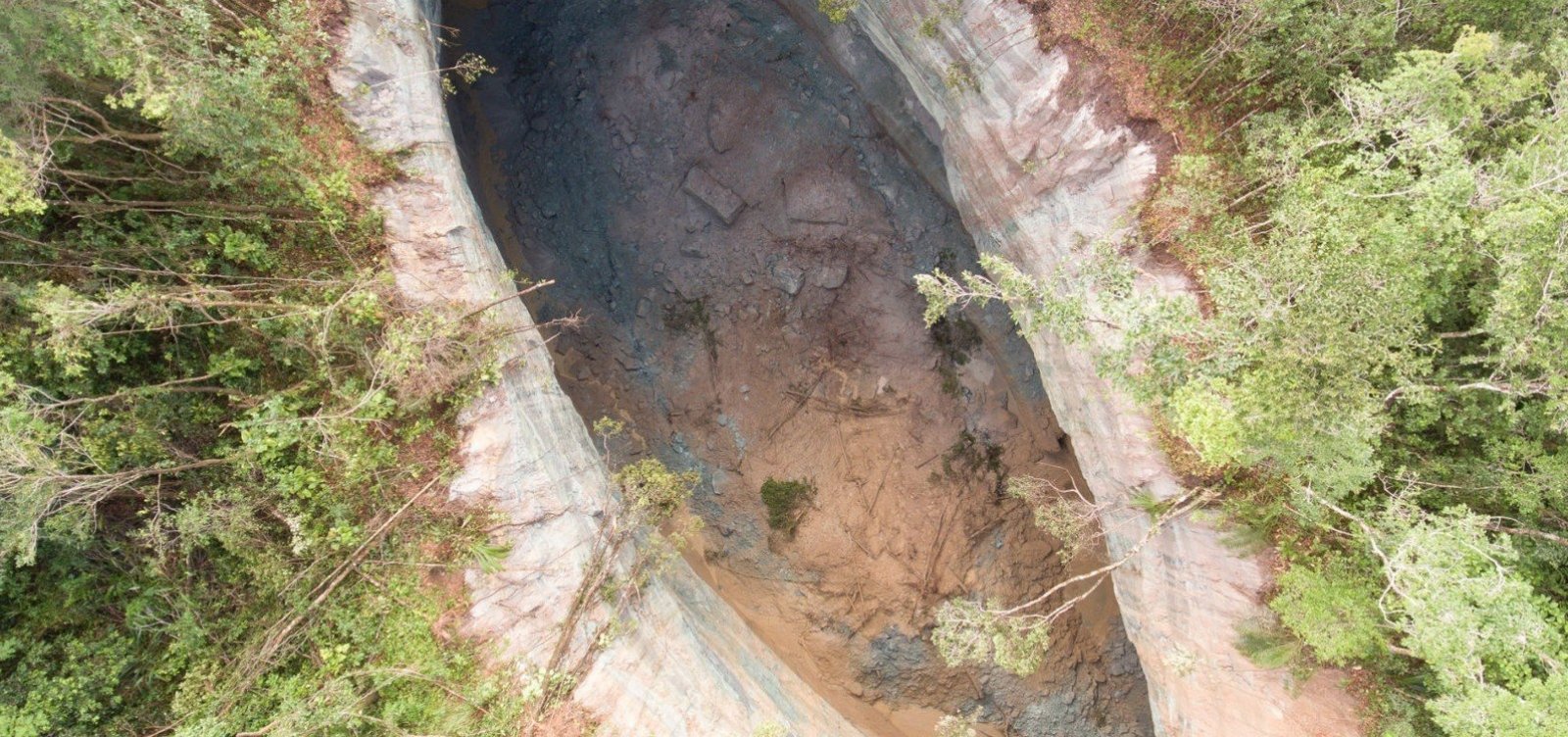 Cratera em Vera Cruz cresce 17 metros em quatro meses
