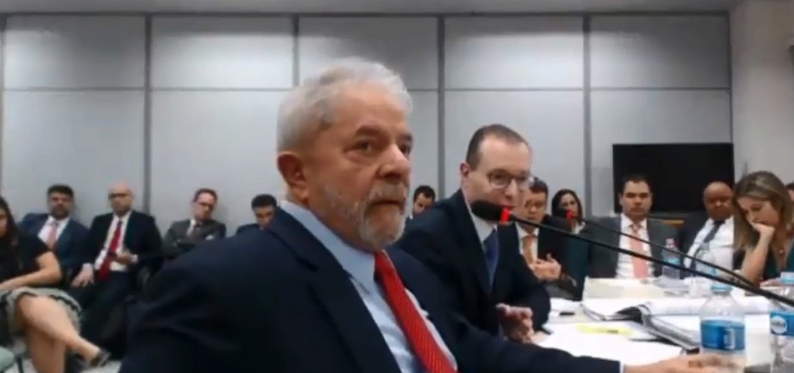 Tribunais voltam a discutir prisão domiciliar para Lula, diz colunista
