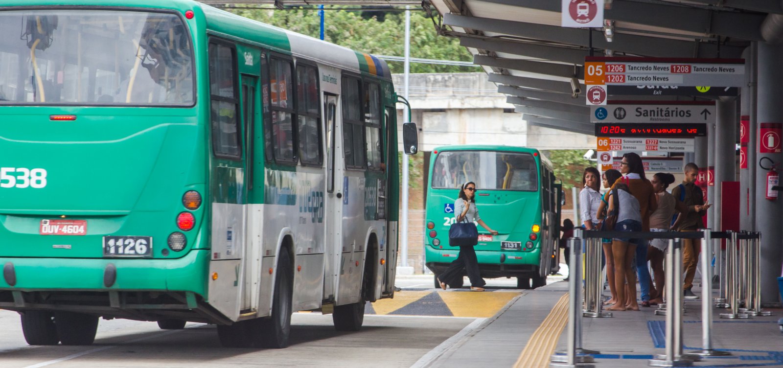 Dauster cobra corte de linhas de ônibus para reduzir tarifa; Mota rebate