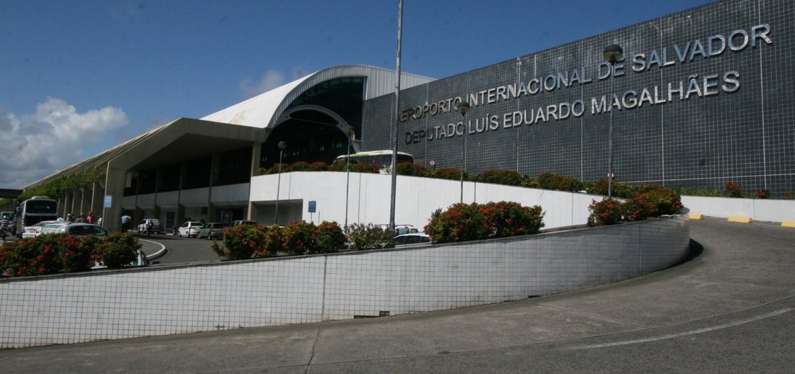 Suspeita de bomba atrasa desembarques no Aeroporto de Salvador