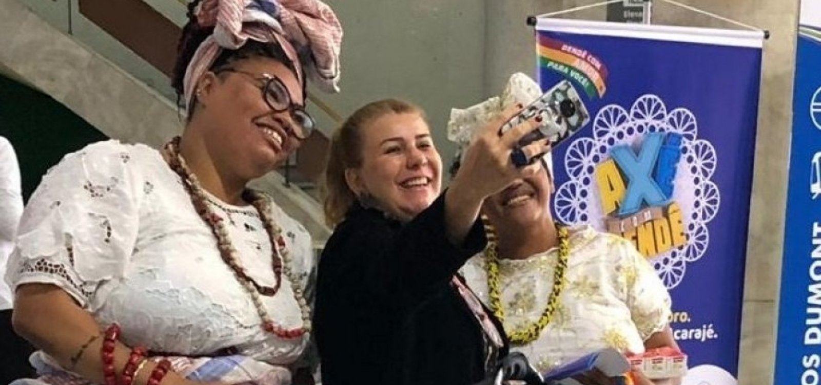 Dia da Baiana é celebrado em aeroportos com boas vindas a passageiros