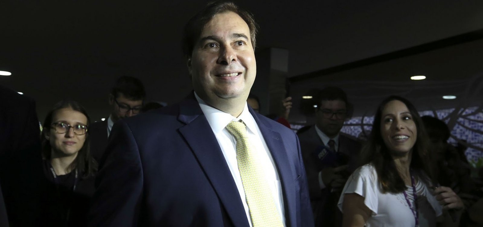 Maia promete independência à frente da Câmara e acalma centrão