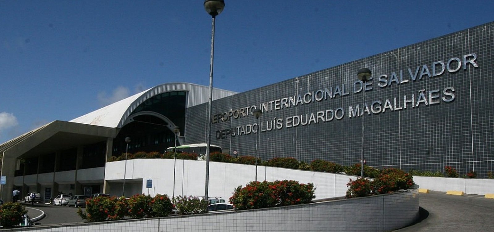 Pista do aeroporto de Salvador passa por manutenção e voos decolam mais tarde