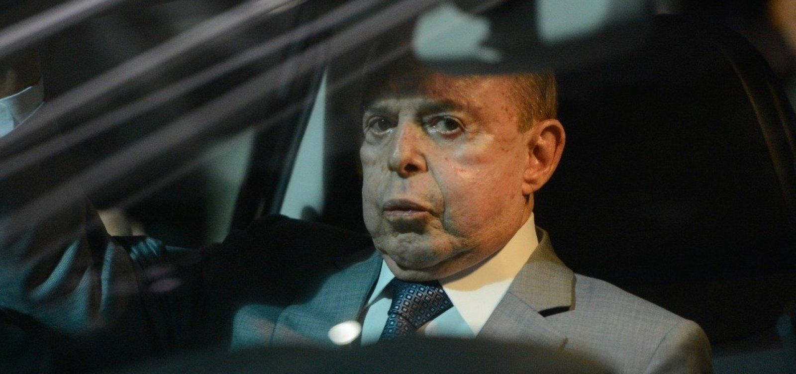 Dornelles assume governo do Rio
