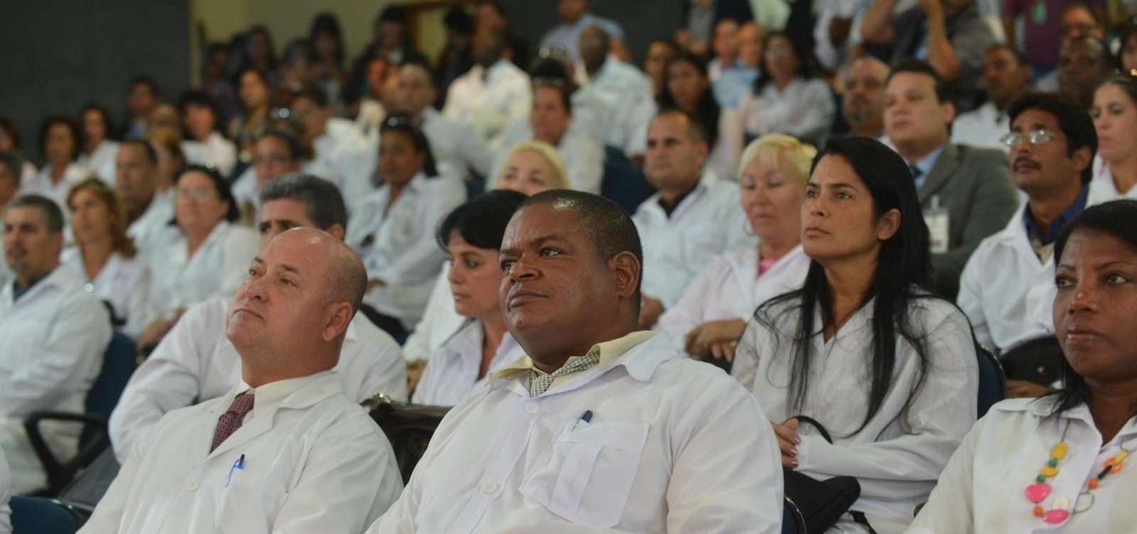 Mais Médicos: 39% dos profissionais que aderiram ao programa na Bahia saíram do SUS