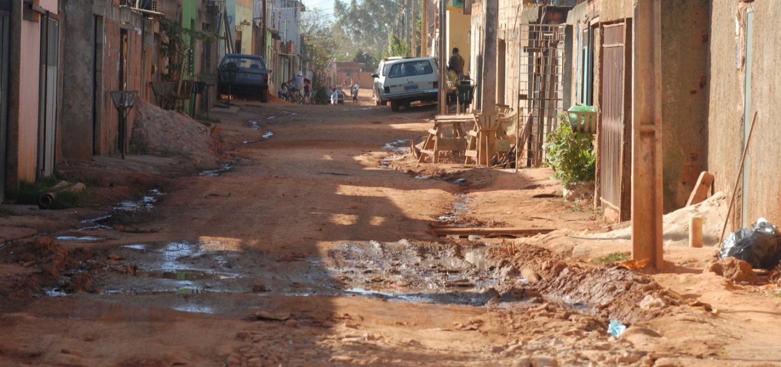 Bahia tem quase metade da população abaixo da linha da pobreza, diz IBGE