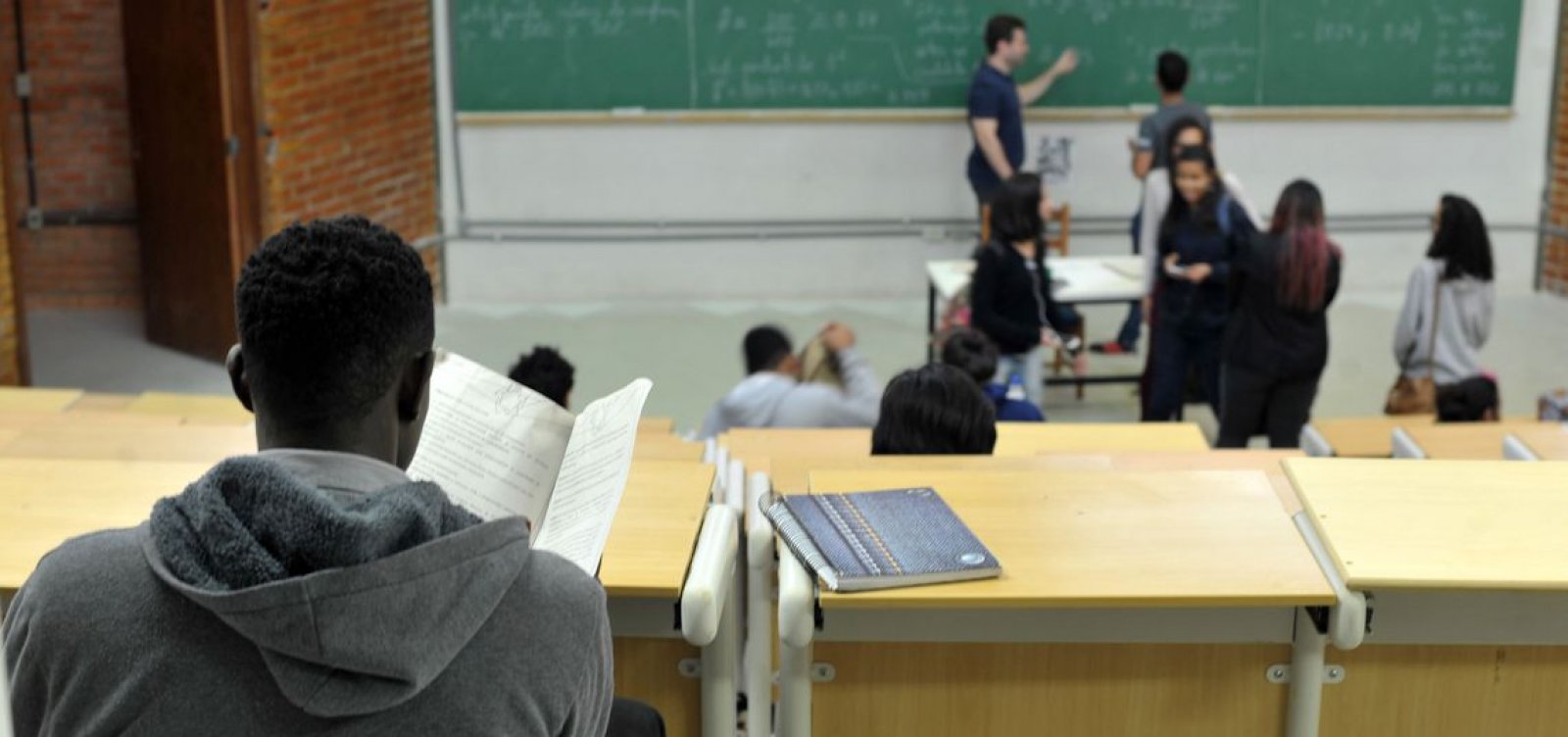 Matrículas por cotas nas universidades mais que triplicam em sete anos, conclui IBGE 