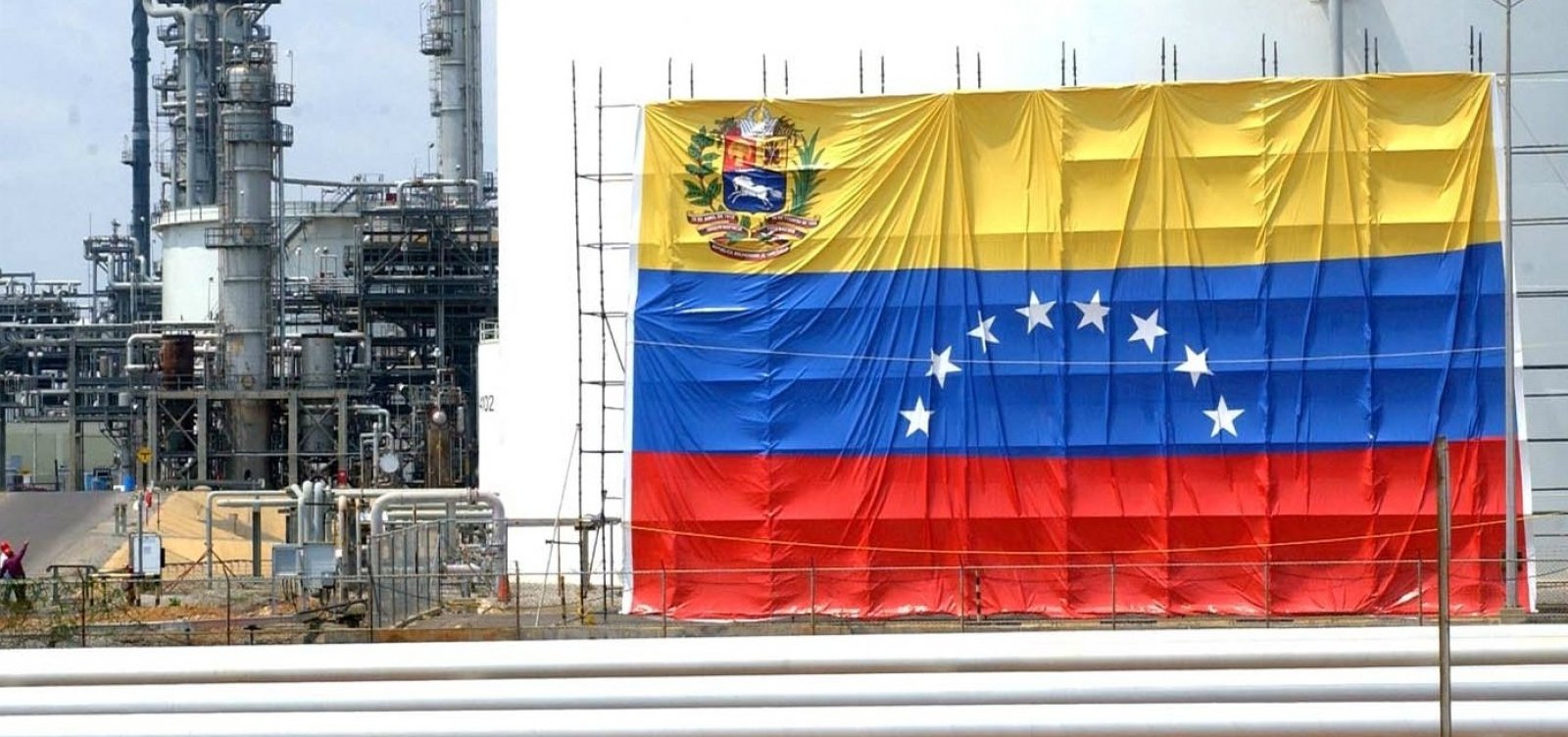 Na Venezuela falta gás até para cremar mortos 