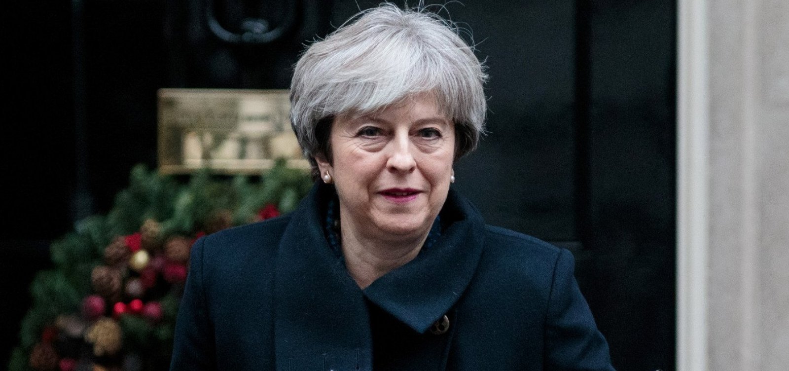 Theresa May adia voto sobre Brexit no Parlamento do Reino Unido