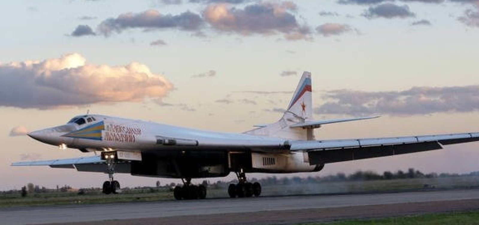 Em parceria militar, Rússia envia aviões de guerra para a Venezuela