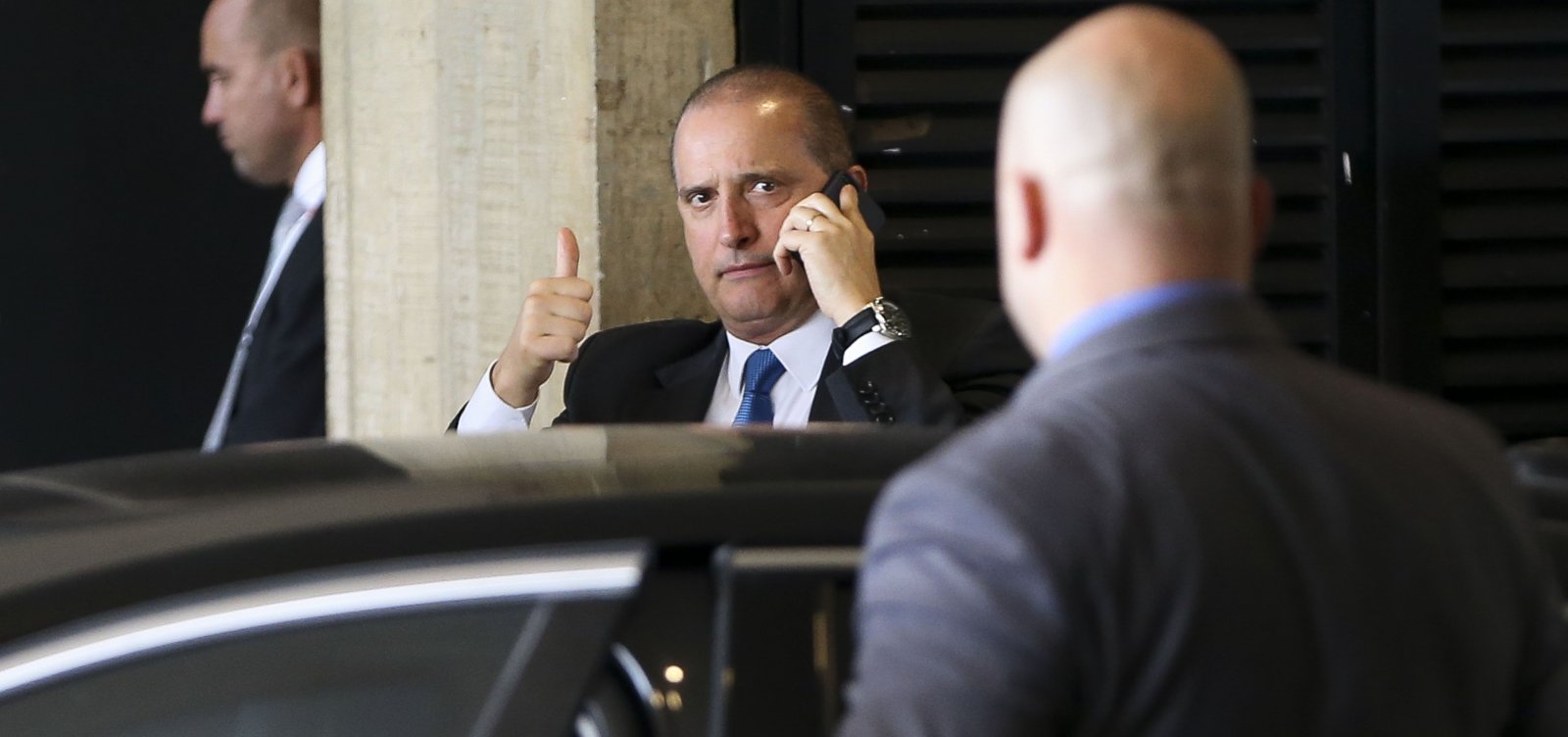 Onyx cobra explicações de ex-assessor de Bolsonaro: 'Há um terceiro turno no ar'