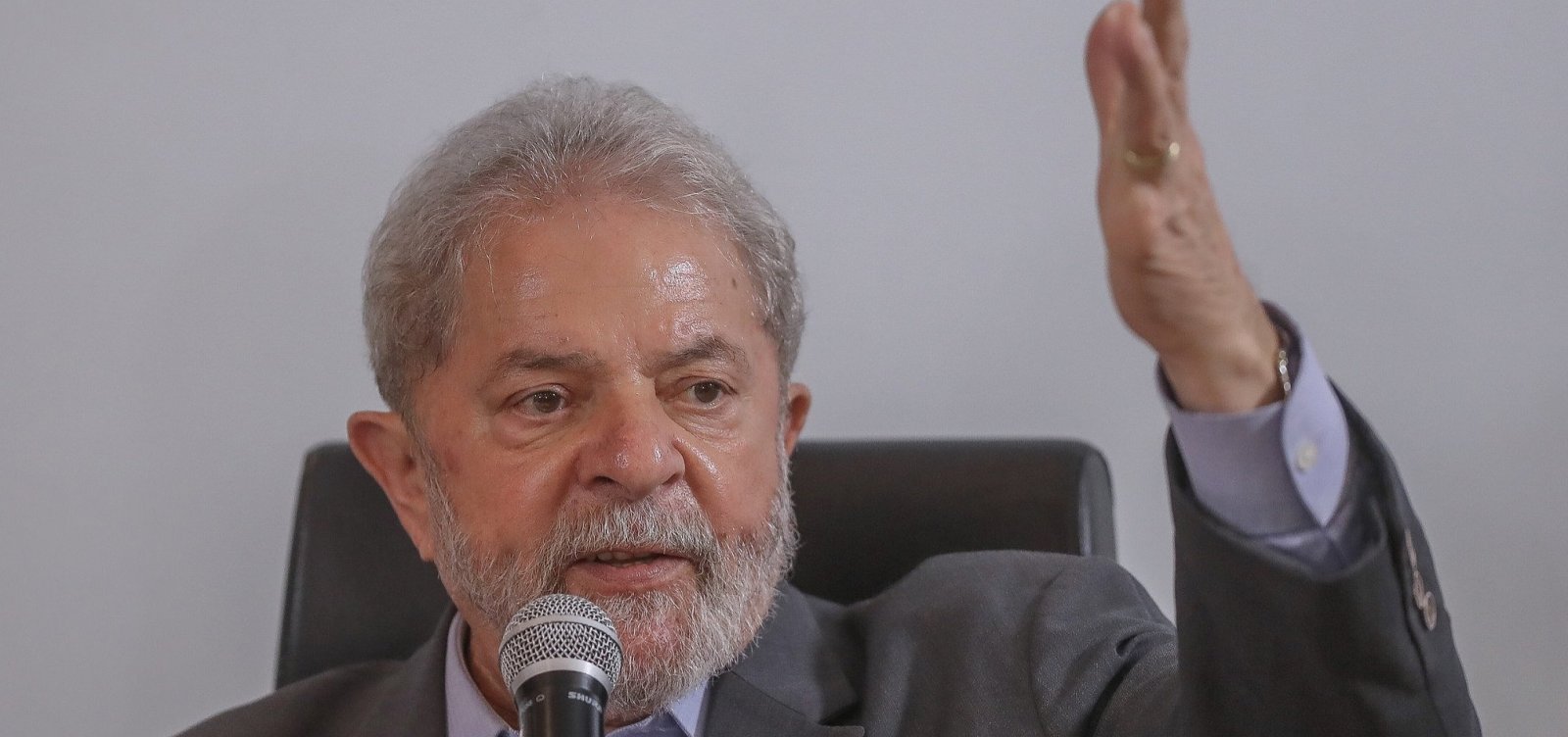 Juíza nega pedido de senadores petistas para visitar Lula na prisão
