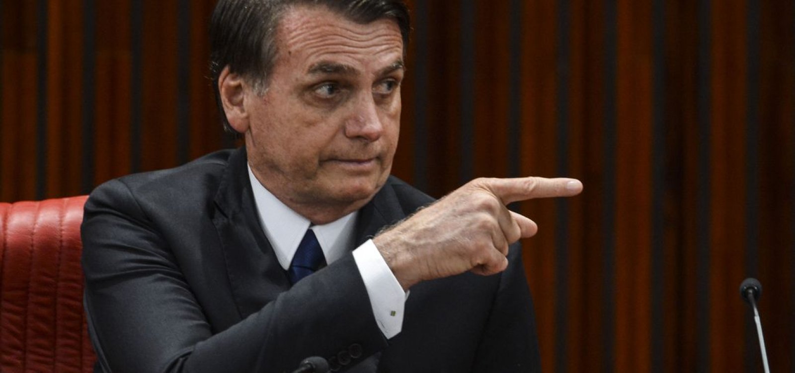 'Tem que se aproximar da informalidade', diz Bolsonaro sobre Lei Trabalhista