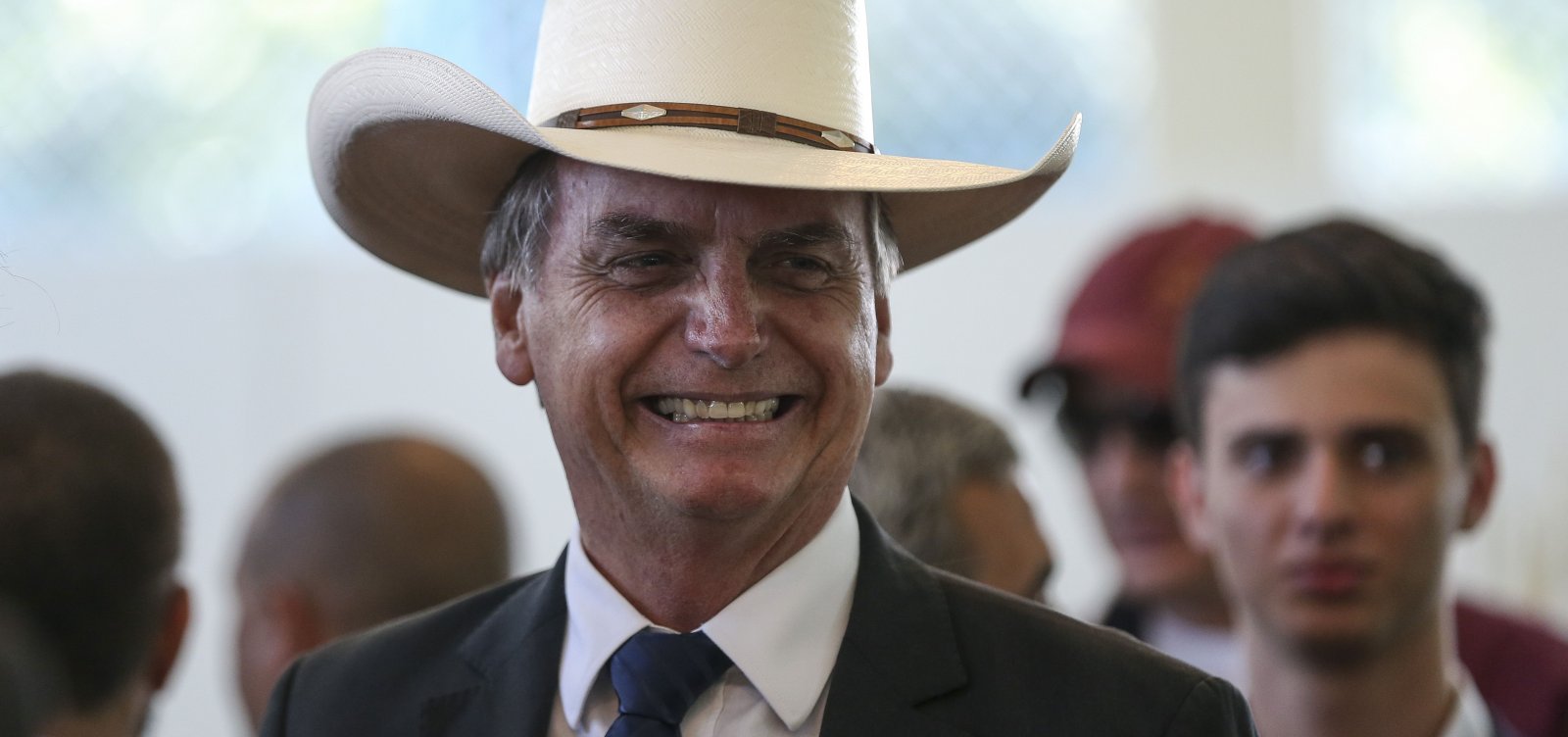 Pesquisa aponta que 75% acham que Bolsonaro está no caminho certo