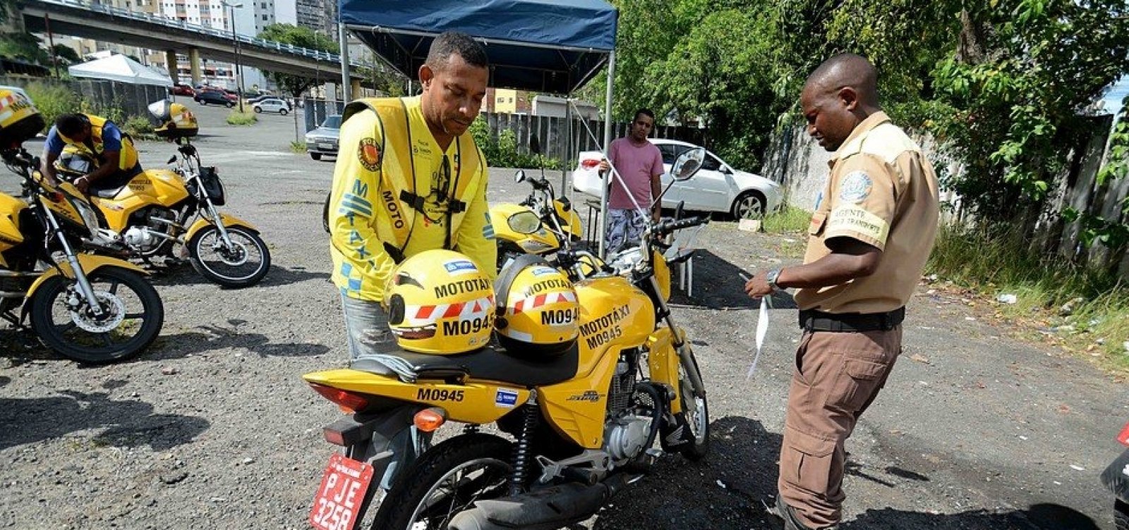 Mototaxistas em Salvador do último credenciamento têm até terça-feira para fazer vistoria