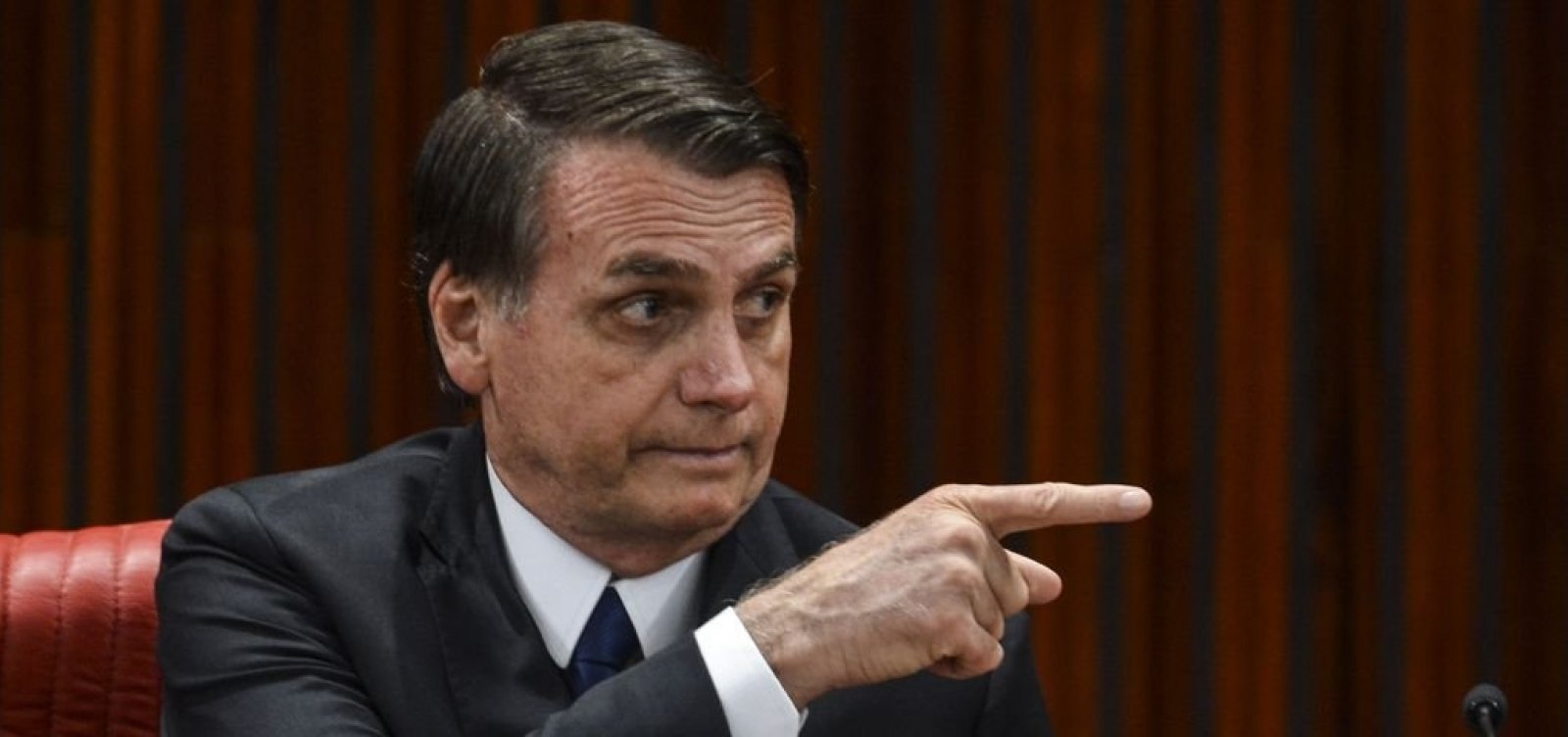 Bolsonaro apoia desistência do Brasil de sediar COP-25