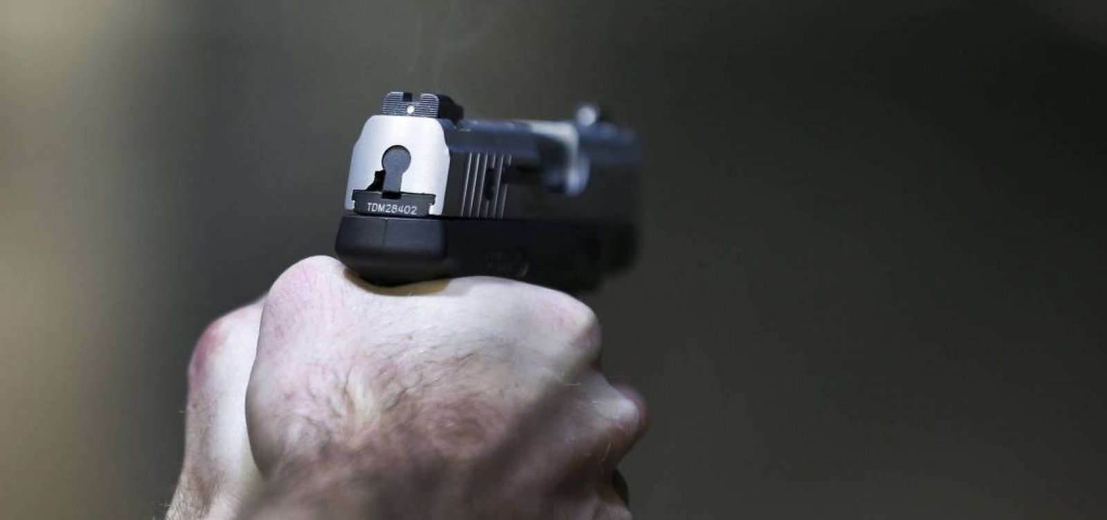 Justiça bloqueia ações de dona da Taurus por suspeita de ocultação bens