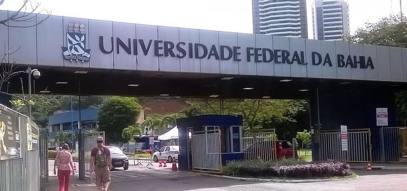 Trans e refugiados terão cotas na Ufba 