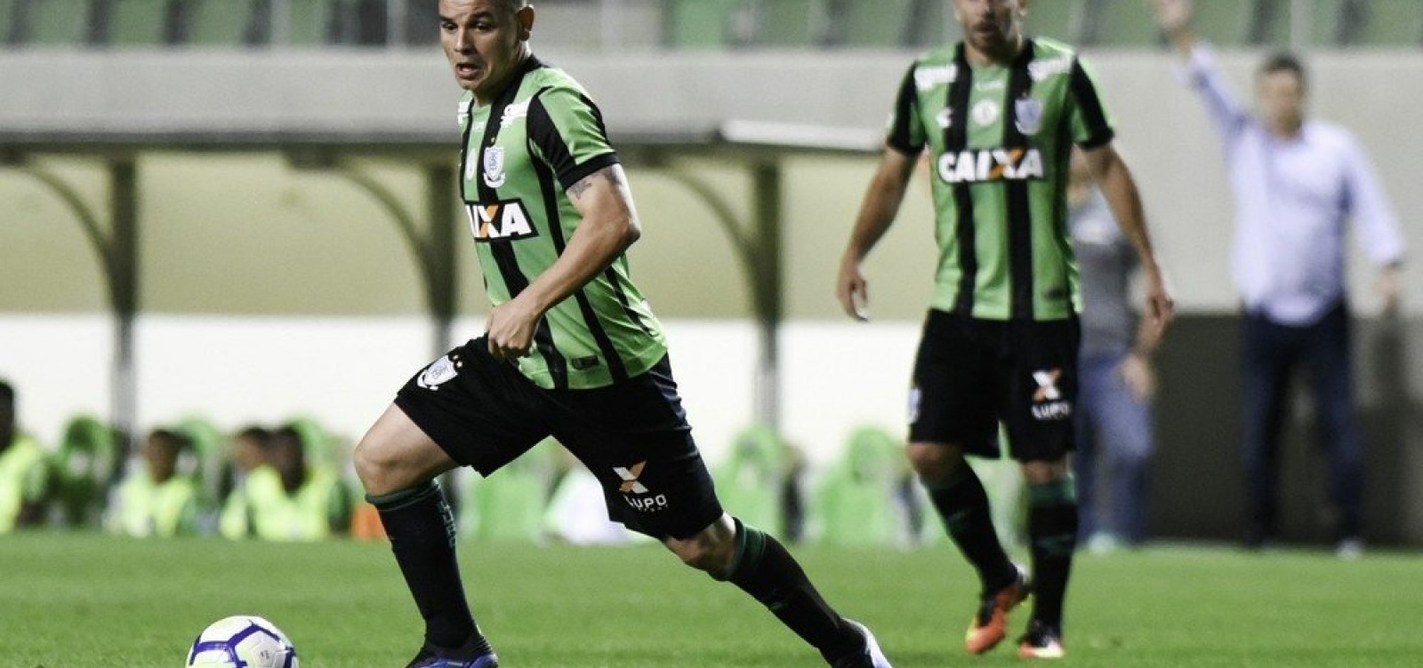Vitória faz negociações para enxugar e reforçar elenco em 2019